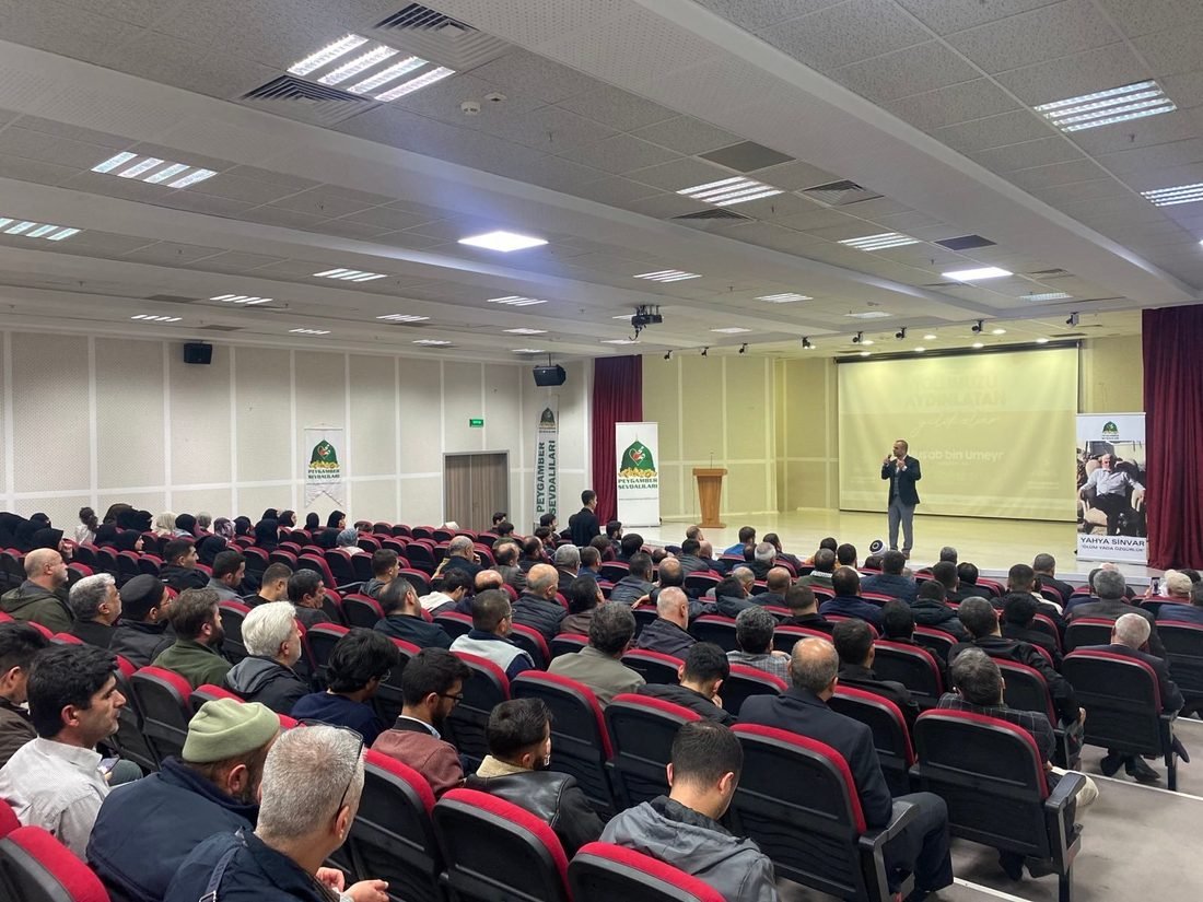 İstanbul’da Sahabe Ayı Buluşmasında Mus’ab bin Umeyr ve Nesibe Hatun Konu Edildi
