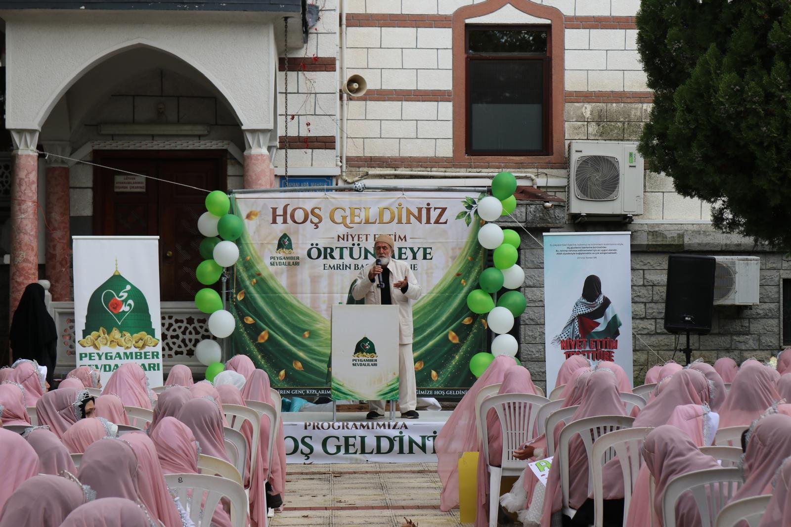 Niyet Ettim Örtünmeye Emrin Başım Üstüne